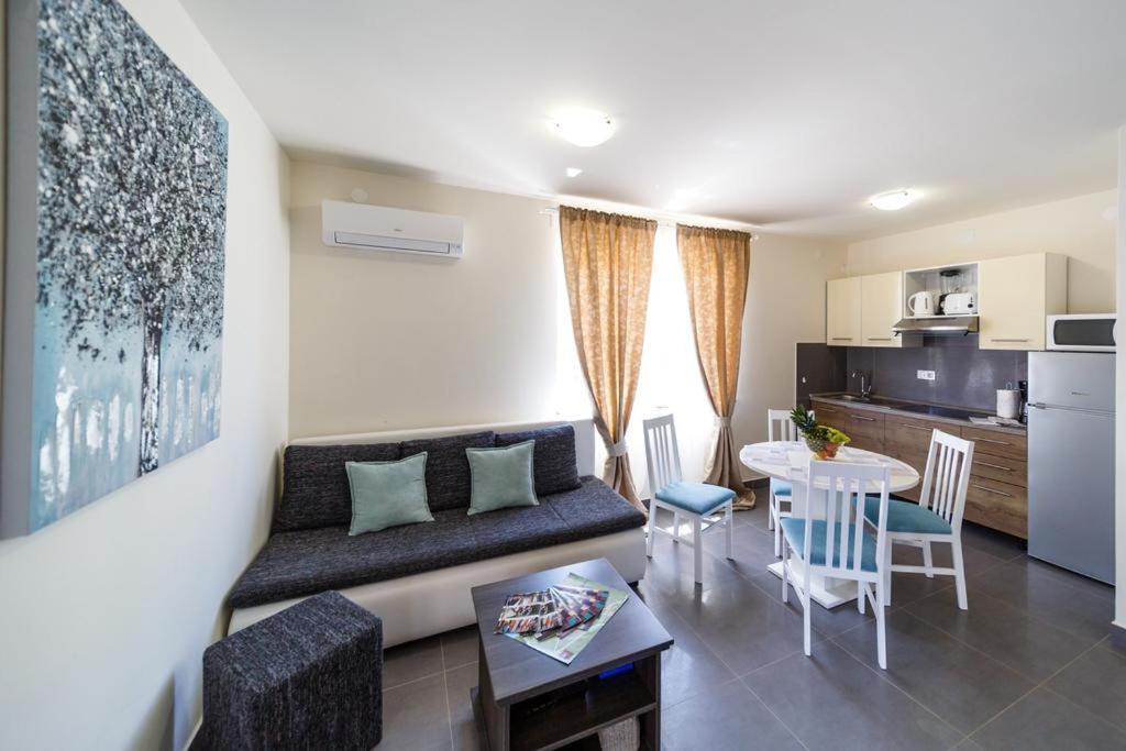 Apartments Leondori كرك المظهر الخارجي الصورة